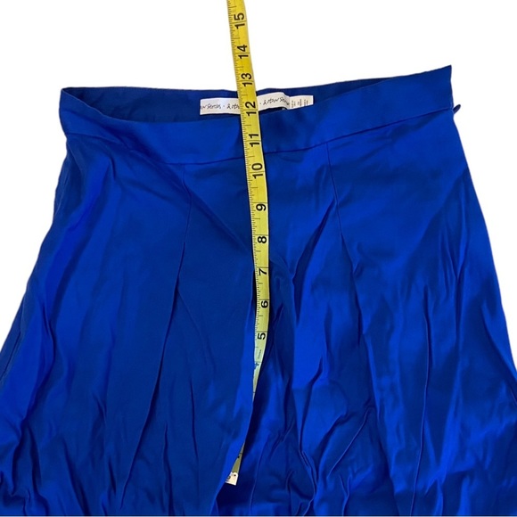 & Other Stories Electric Blue Skort Culottes Flowy Size 4 Knee Length Zip Crop - Picture 6 of 10